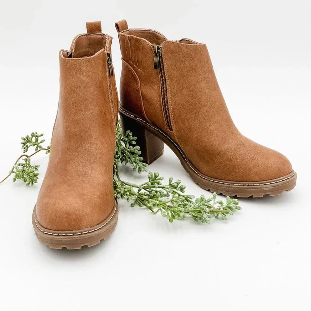 Women's Camel Brown Rocky Top Heeled Boot Corkys Footwear Size 9 NWT - Picture 2 of 5